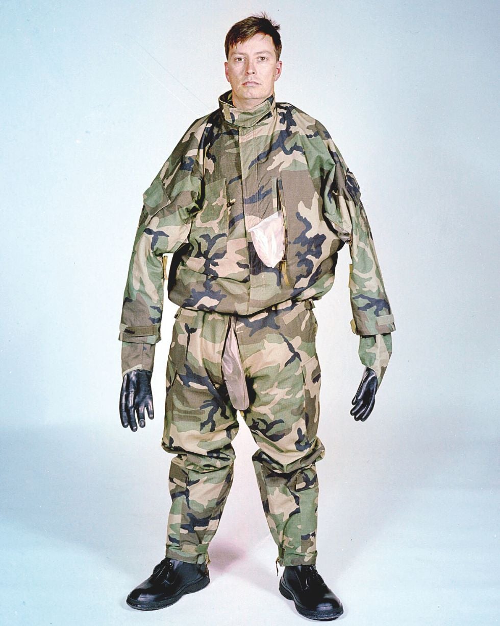 Uniforme con letrina incluida, 1985.