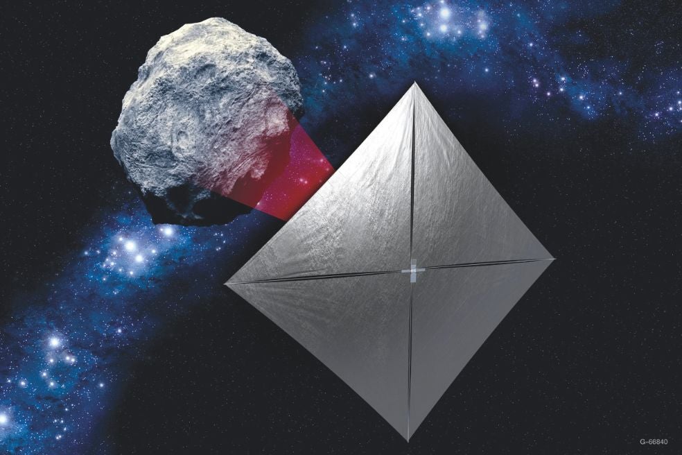Se fijaría una vela solar (una tela muy fina que refleja la luz del Sol) sobre la superficie del asteroide. La radiación solar la empujaría y, con el tiempo, alteraría la trayectoria de la roca, como haría una brisa ligera con un barco.