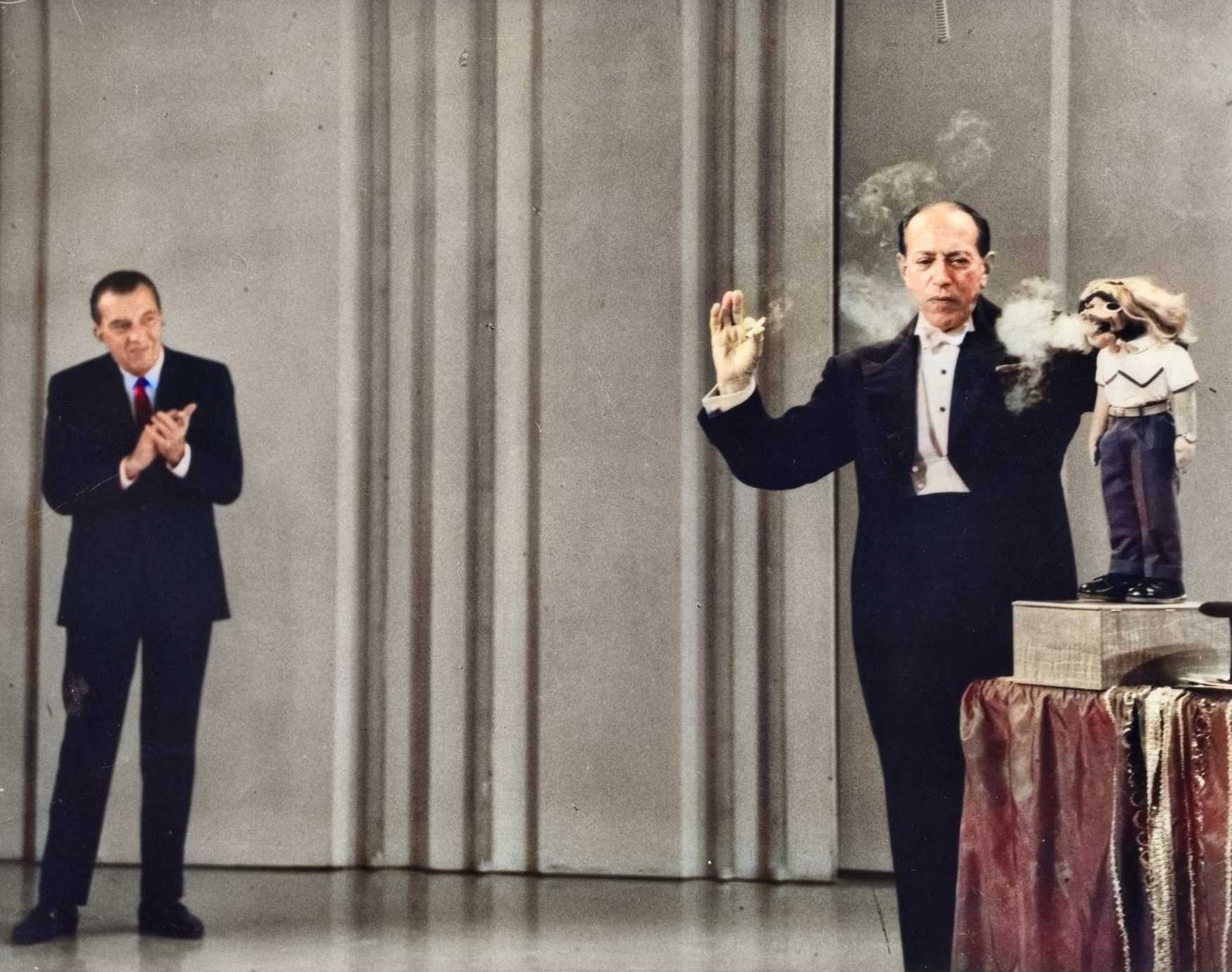 El ventrílocuo español en una de sus muchas apariciones en el Show de Ed Sullivan, el programa más visto de la televisión americana en aquellos años.