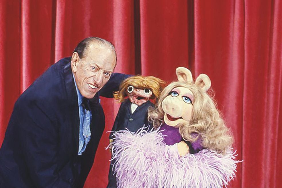 Aquí, con su mano-muñeco Johnny y con Peggy de Los Teleñecos.