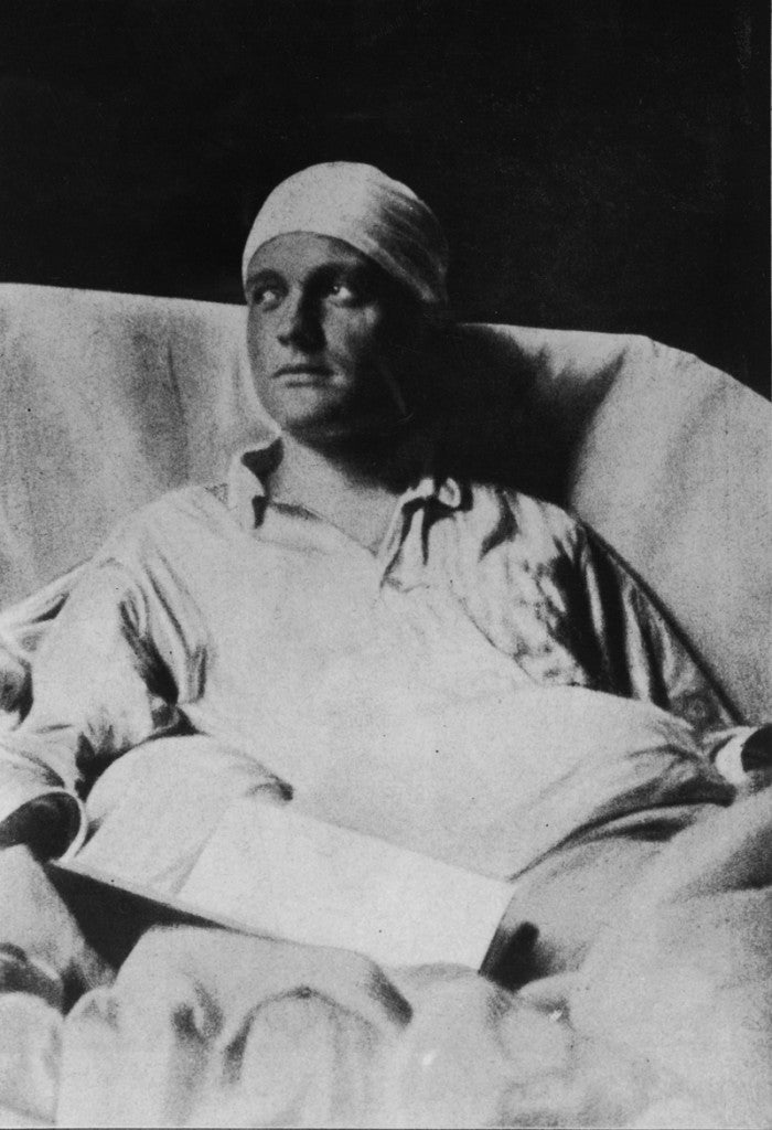 En 1917, una bala le dio en la sien. Logró aterrizar antes de perder el conocimiento. Fue toda una conmoción en Alemania.