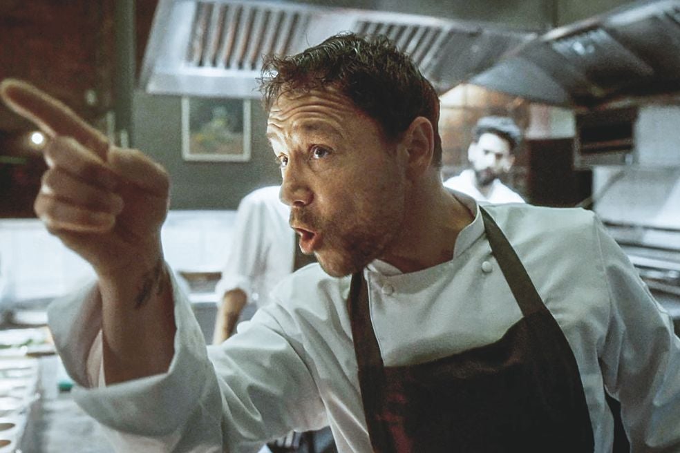 Graham en la película Boiling point rodada, de principio a fin, en un único plano secuencia de dos horas. Fue este filme el que animó a los productores de Netflix a producir Adolescencia.