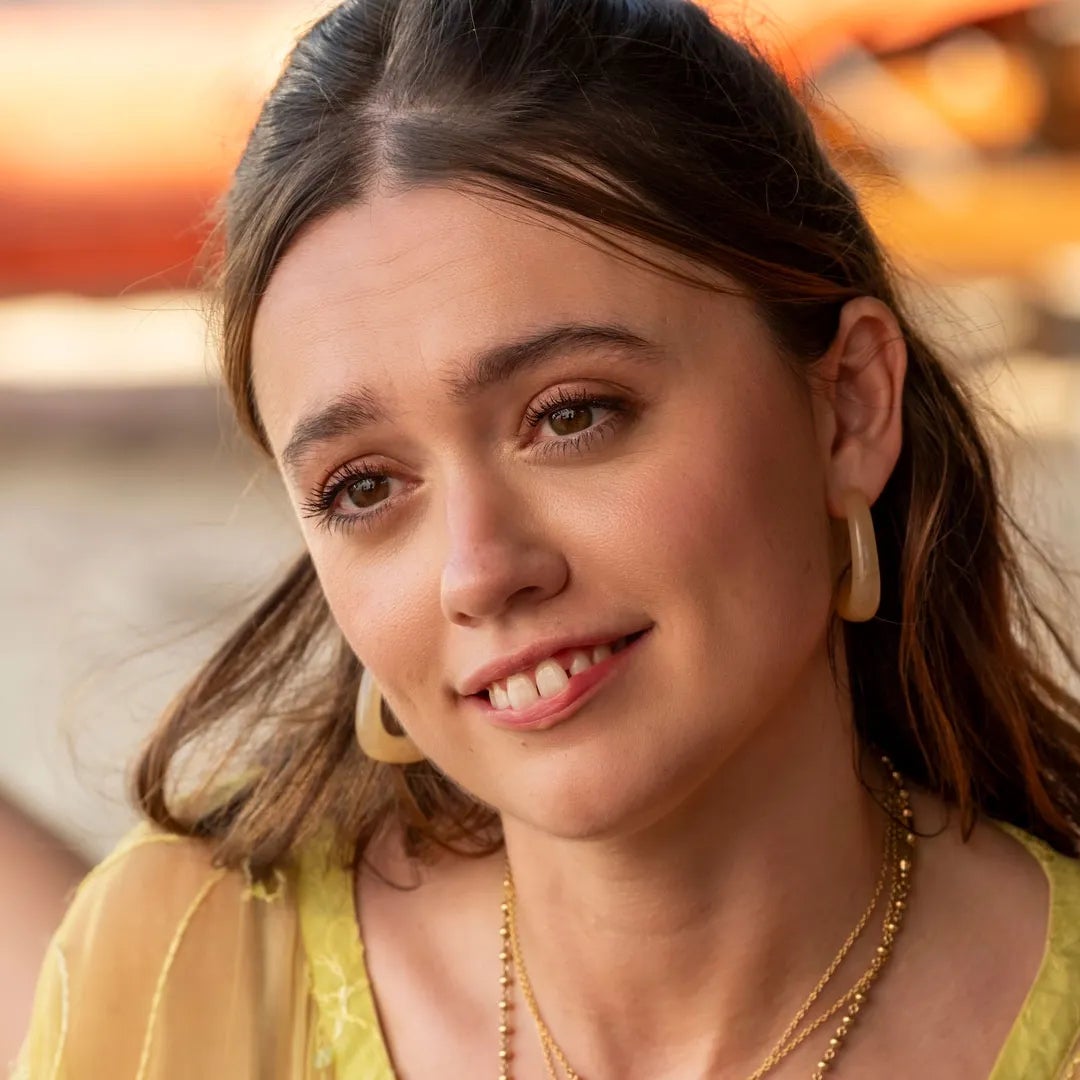 El rostro de Aimee Lou se hizo un hueco en el universo de las series en Sex Education. Luego, con su papel en Toxic Town logró el reconocimiento de los críticos. Ahora, con The White Lotus ha llegado la popularidad mundial.