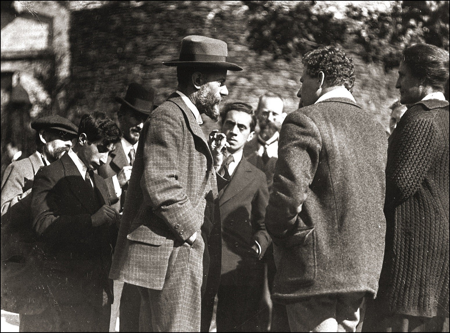 Historiador y sociólogo, Max Weber (en la foto, en 1917) está considerado uno de los padres de la sociología. Desarrolló el concepto de patrimonialismo, por posición a las burocracias racional-legales, que él consideraba la base de las nuevas democracias que dejaban atrás las prácticas de gobierno de la Edad Media.