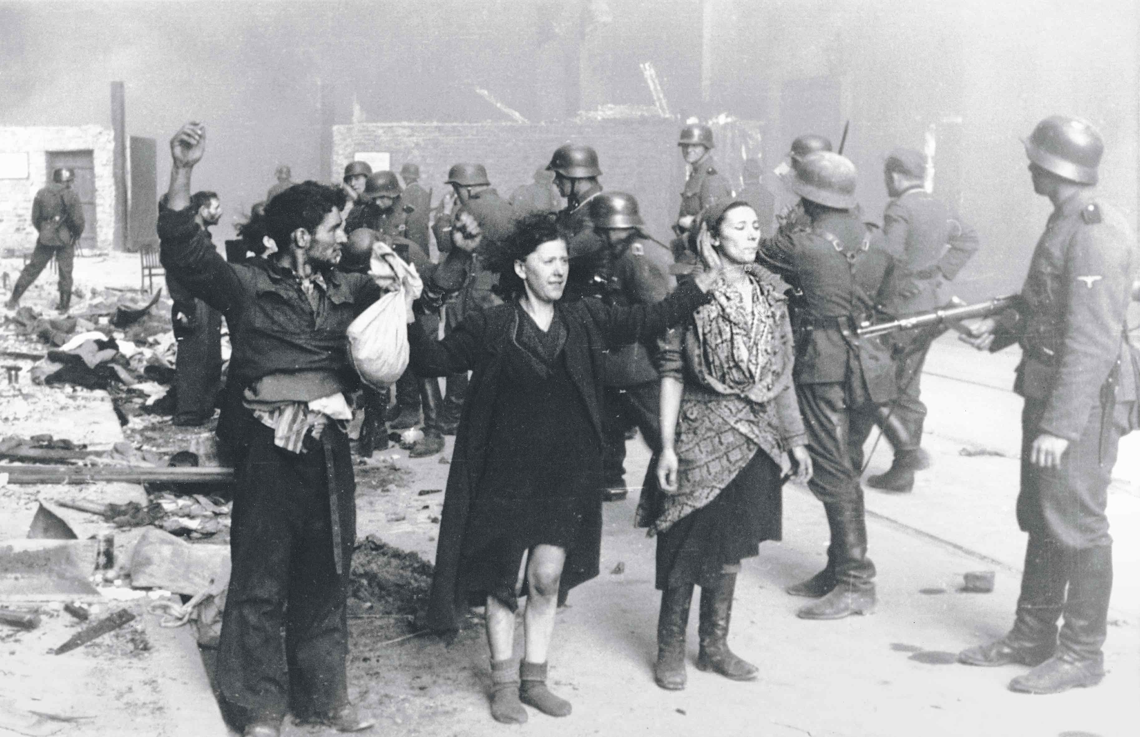 Tras pasar tres años en Auschwitz, Pilecki participó en el levantamiento de Varsovia en 1944, que volvieron a perder los polacos contra los nazis.