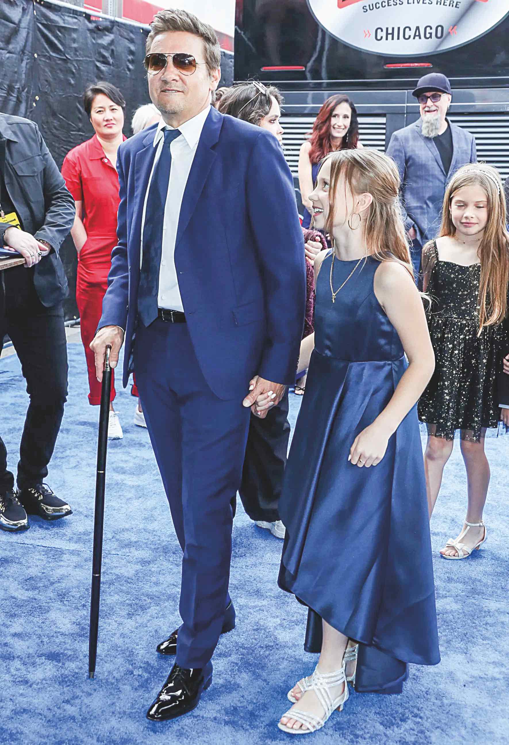 Renner no tiene pareja en la actualidad. Tampoco la tenía cuando sucedió el accidente. Estuvo casado con la madre de su hija, Ava (en la foto), la actriz Sonni Pacheco, con la que comparte custodia, tras un duro proceso judicial.