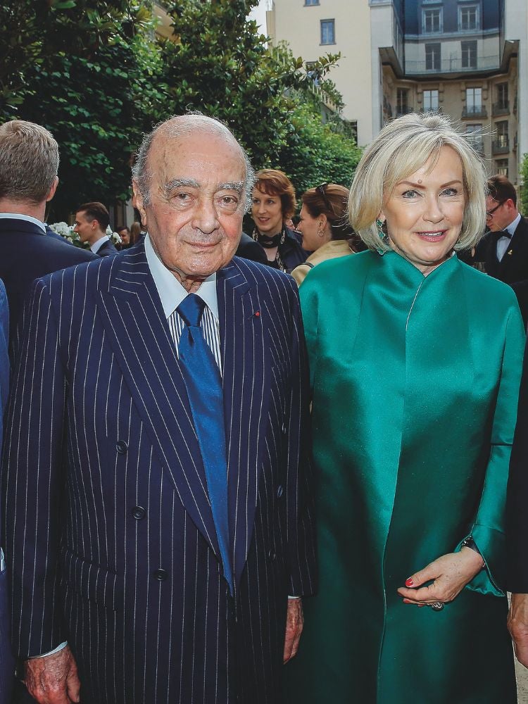 Al-Fayed estaba casado desde 1985 con la modelo finlandesa Heini Wathén, con quien tuvo cuatro hijos (Dodi era fruto de su primer matrimonio).