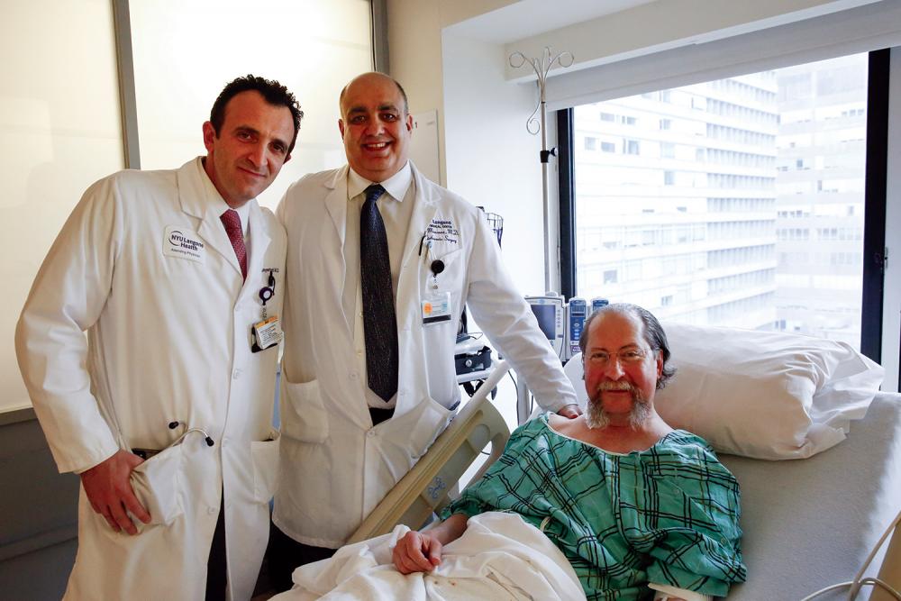 Montgomery, como paciente, en el hospital donde sus colegas le sometieron al último trasplante.