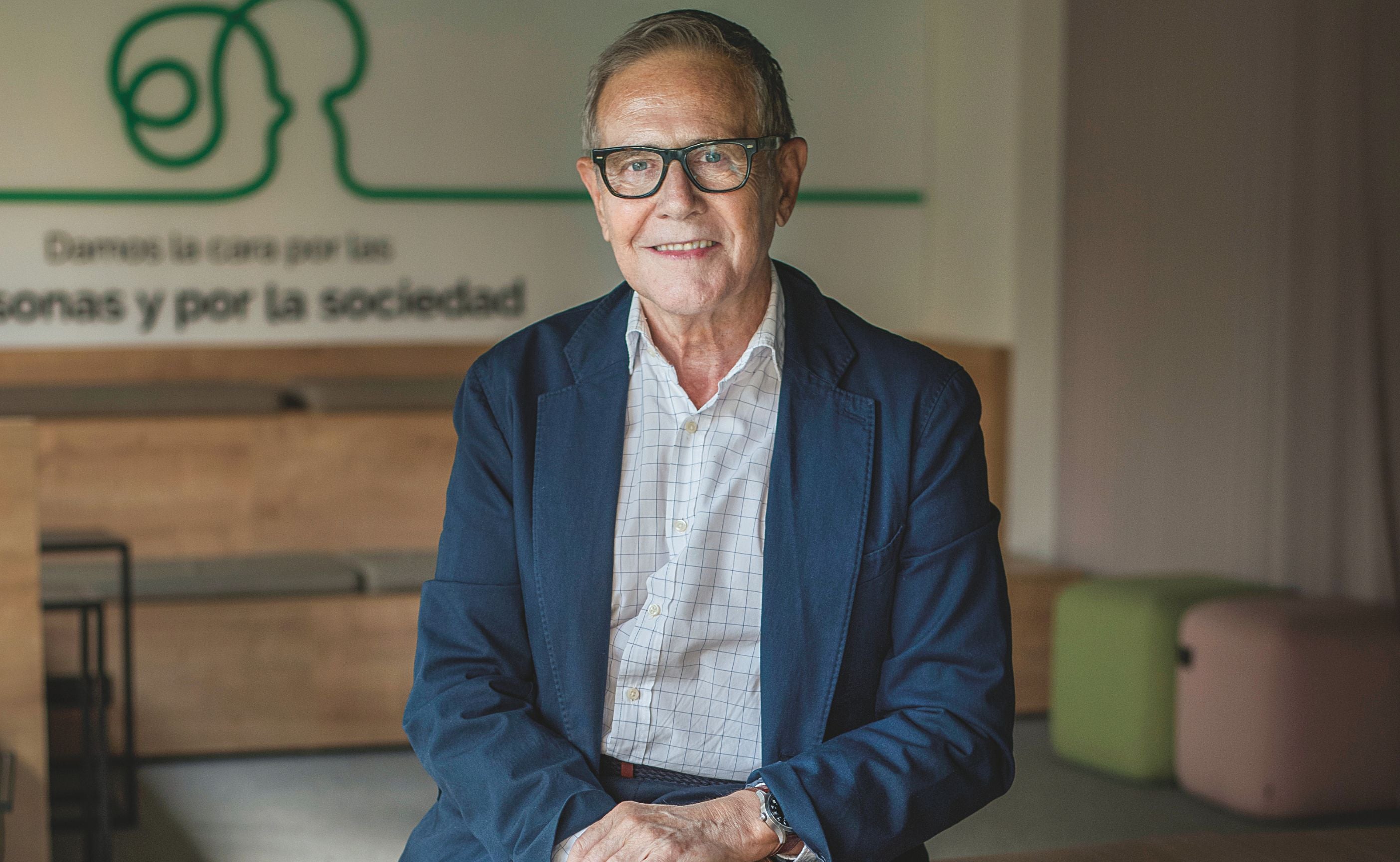 «Faltan oncólogos. Hoy los jóvenes prefieren hacer medicina estética»