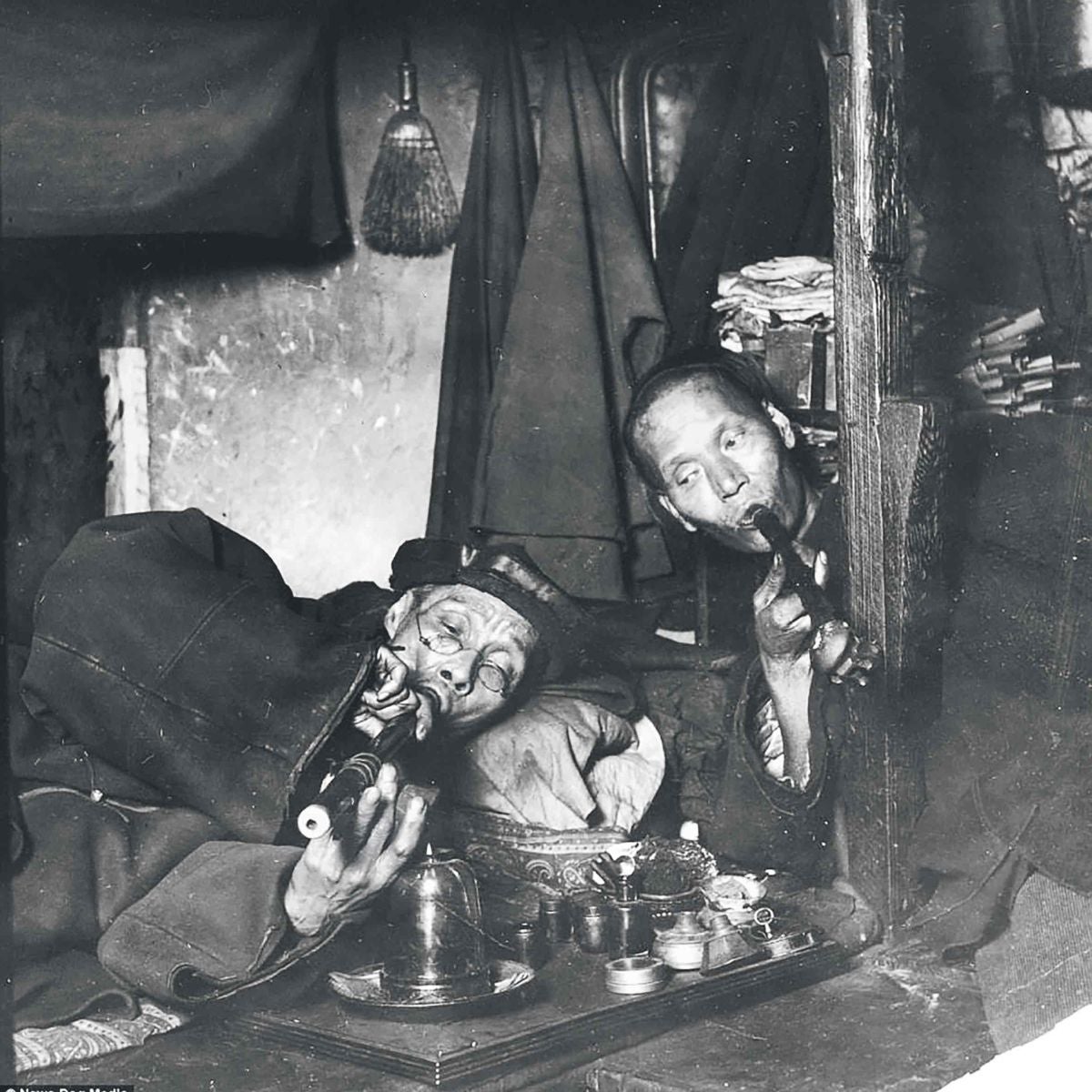 Los fumaderos de opio florecieron en China en el XIX, frecuentados por clientes de todas las clases sociales.