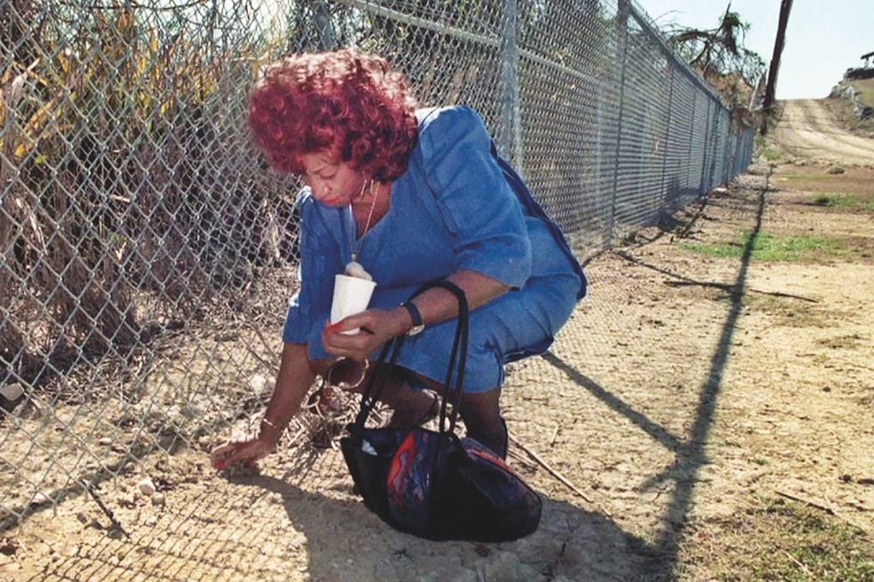 Salió de Cuba en 1960 tras la Revolución. En 1990 actuó en Guantánamo y recogió tierra cubana. Pidió que la metieran en su ataúd.