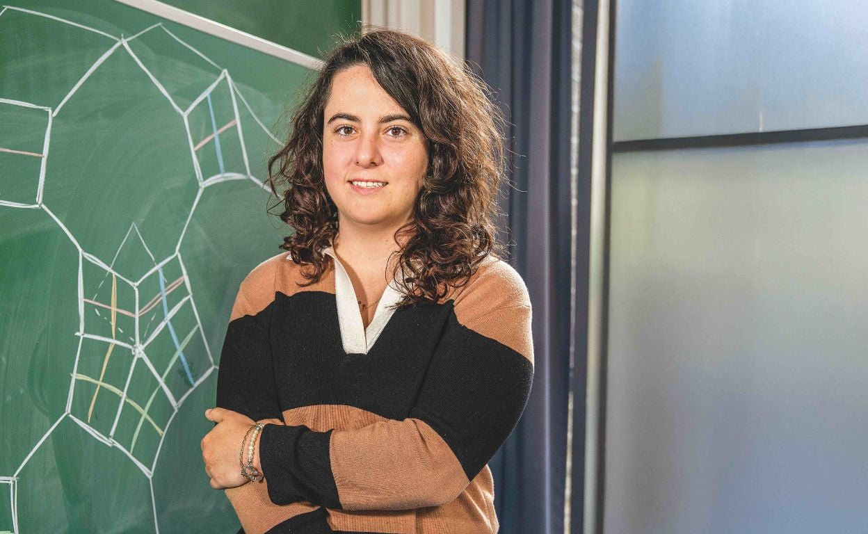 Macarena Arenas, matemática : «A veces no sabes ni cómo empezar. Intentas 100 cosas y 99 fallan. Lo bueno es que solo necesitas que funcione una»