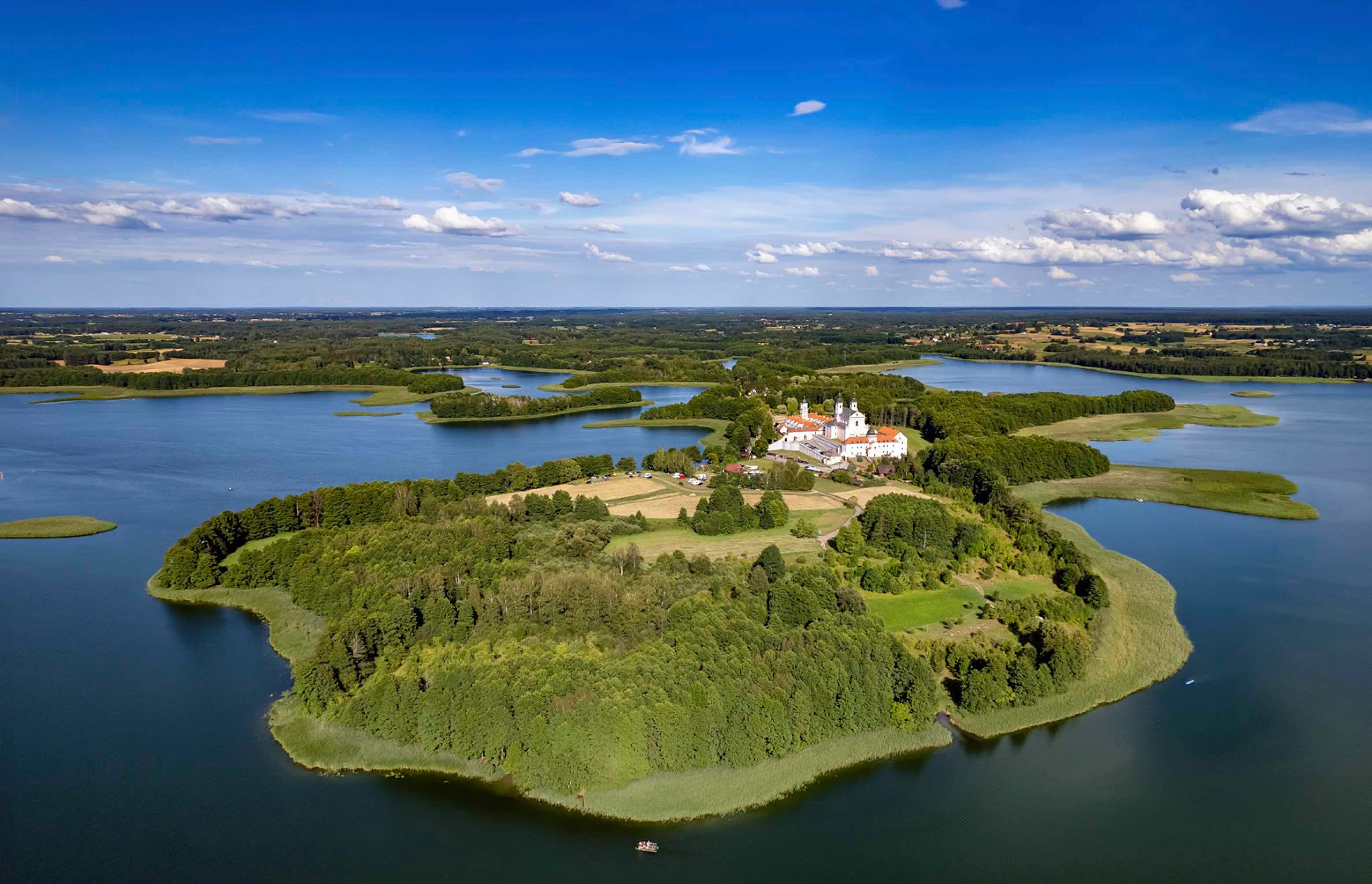 En la región de Suwalki abundan los lagos, como el de Wigry, en la foto, que la convierten un atractivo destino turístico.