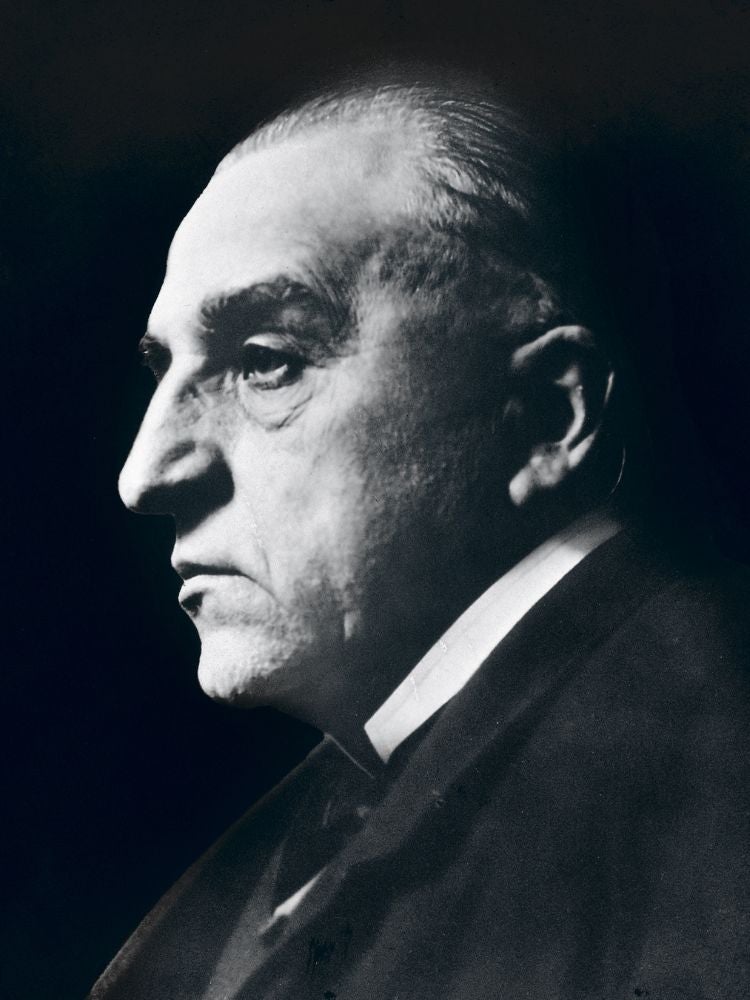 Jean-Martin Charcot era el neurólogo más prestigioso de Francia.