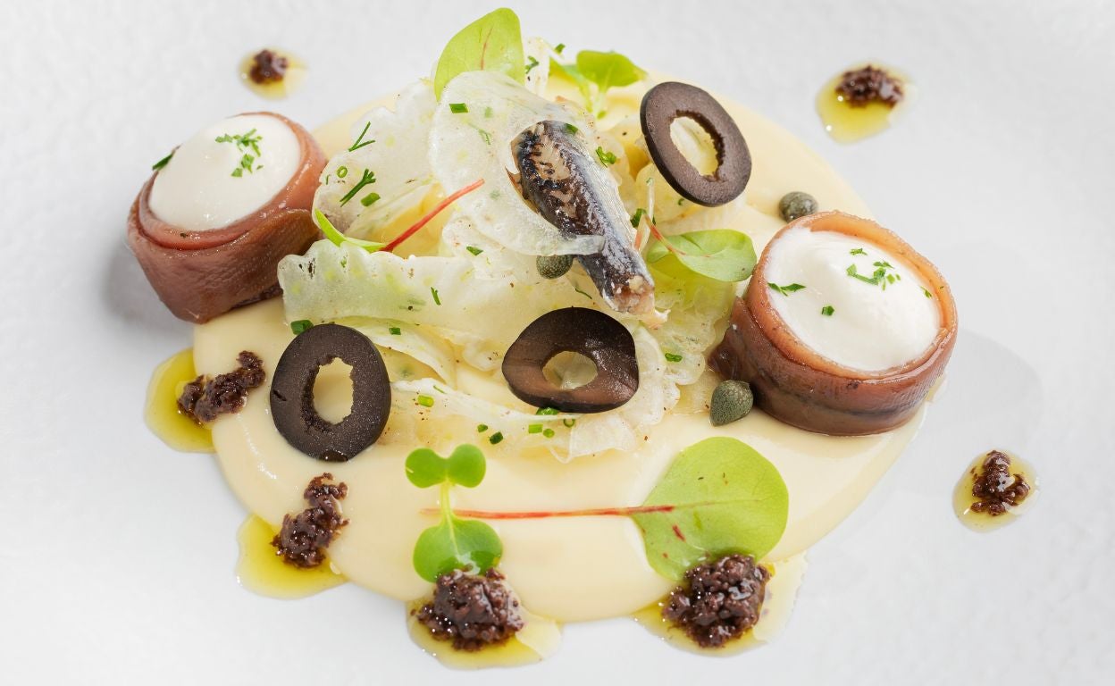 Crema fría de hinojo y patata con sardinas