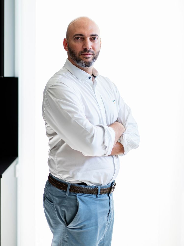 Nacho explica que durante la depresión no solo pierde uno la alegría, sino a la vez la esperanza. «Llegué a pensar en saltar desde lo alto de un puente. En el fondo yo no quería morir, pero mi lado oscuro deseaba con todas sus fuerzas acabar con mi vida».