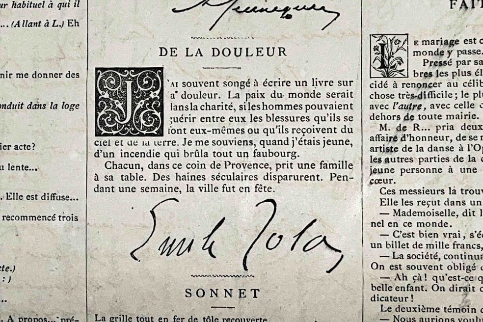 Desde París se editó Paris-Murcie, con ilustres colaboradores extranjeros como Jacques Offenbach y Gustave Doré (autor de la ilustración de portada). Participaron también españoles como Cánovas del Castillo y el general Martínez Campos. Respondieron a la llamada de Isabel II, quien con varias iniciativas, recaudó en total 43 millones de pesetas para Murcia desde Francia. En la imagen, el texto de Emile Zola.