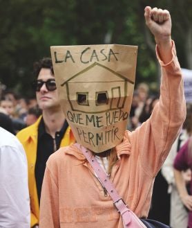 Imagen secundaria 2 - Una movilización mundial. Las manifestaciones por la imposibilidad de cada vez más personas para acceder a la vivienda se están dando en todo Occidente. En las imágenes, movilizaciones en Washington (EE.UU), Belfast (Irlanda del Norte) y Madrid.