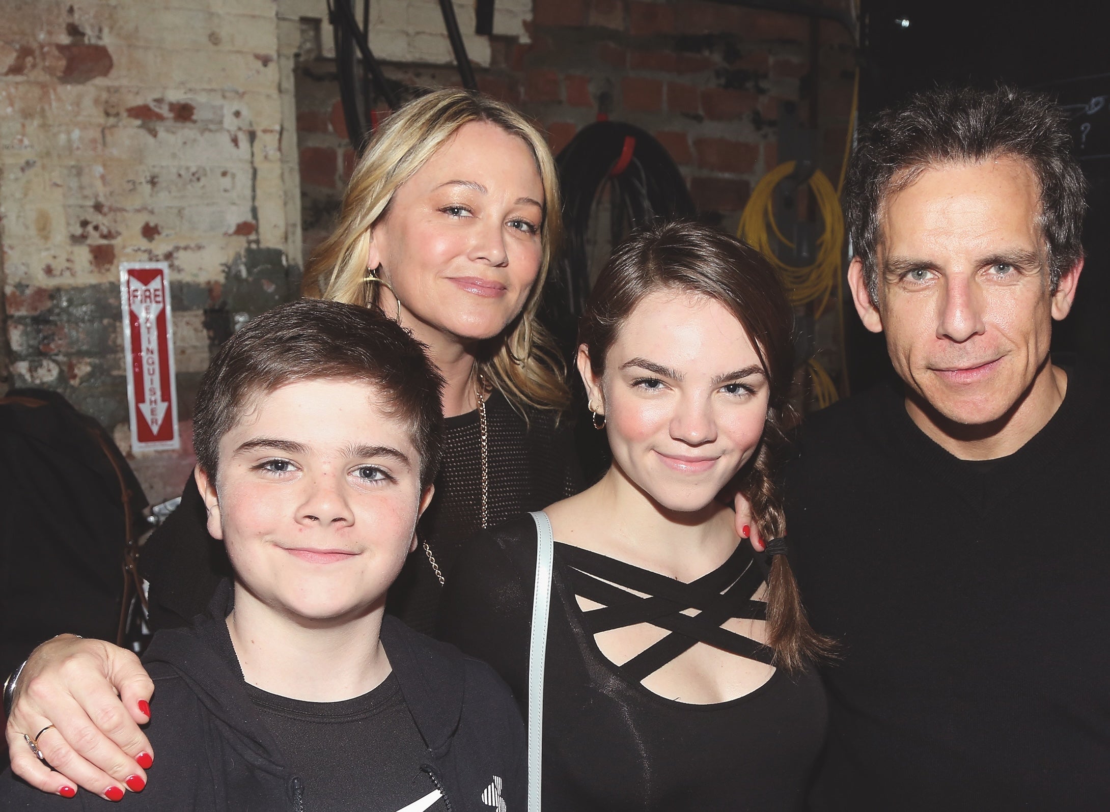 Ben y su esposa, la actriz Christine Taylor, con sus hijos, Ella y Quinn en 2021. Tanto Taylor como sus hijos han formado parte del documental, cuestionando a Stiller sobre sus propios recuerdos, emociones y sentimientos.