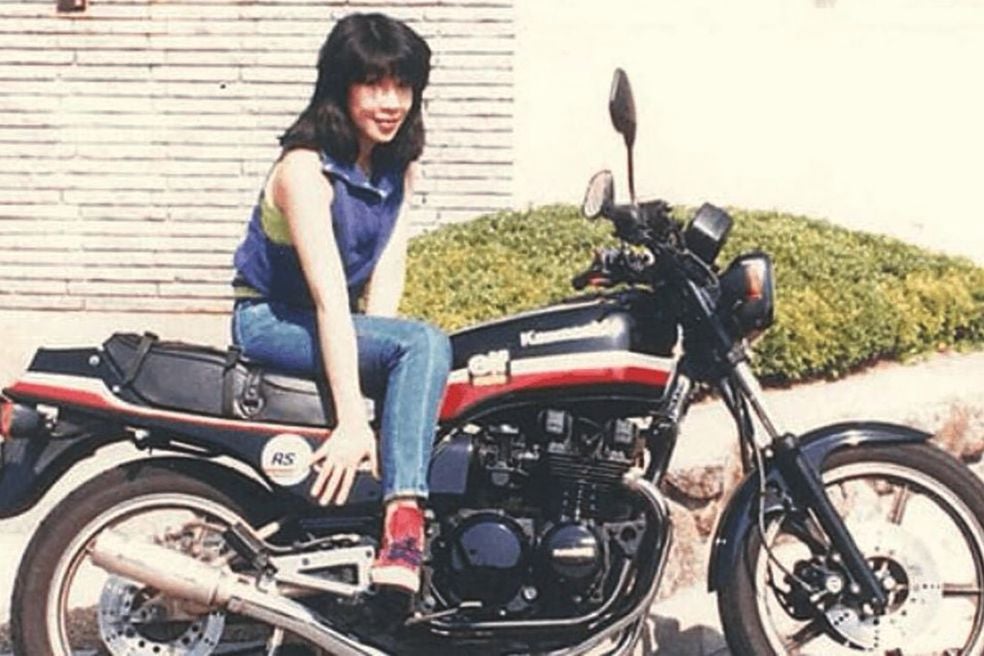 Takaichi es hija de comerciante de motocicletas y el rugido de sus motores se coló en sus oídos desde bien pequeña.