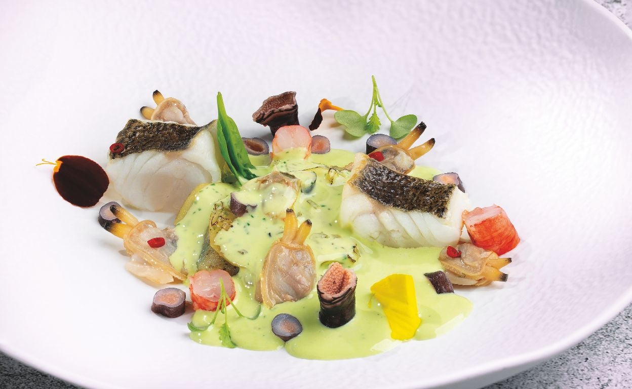 Marinera de patata, molusco y merluza