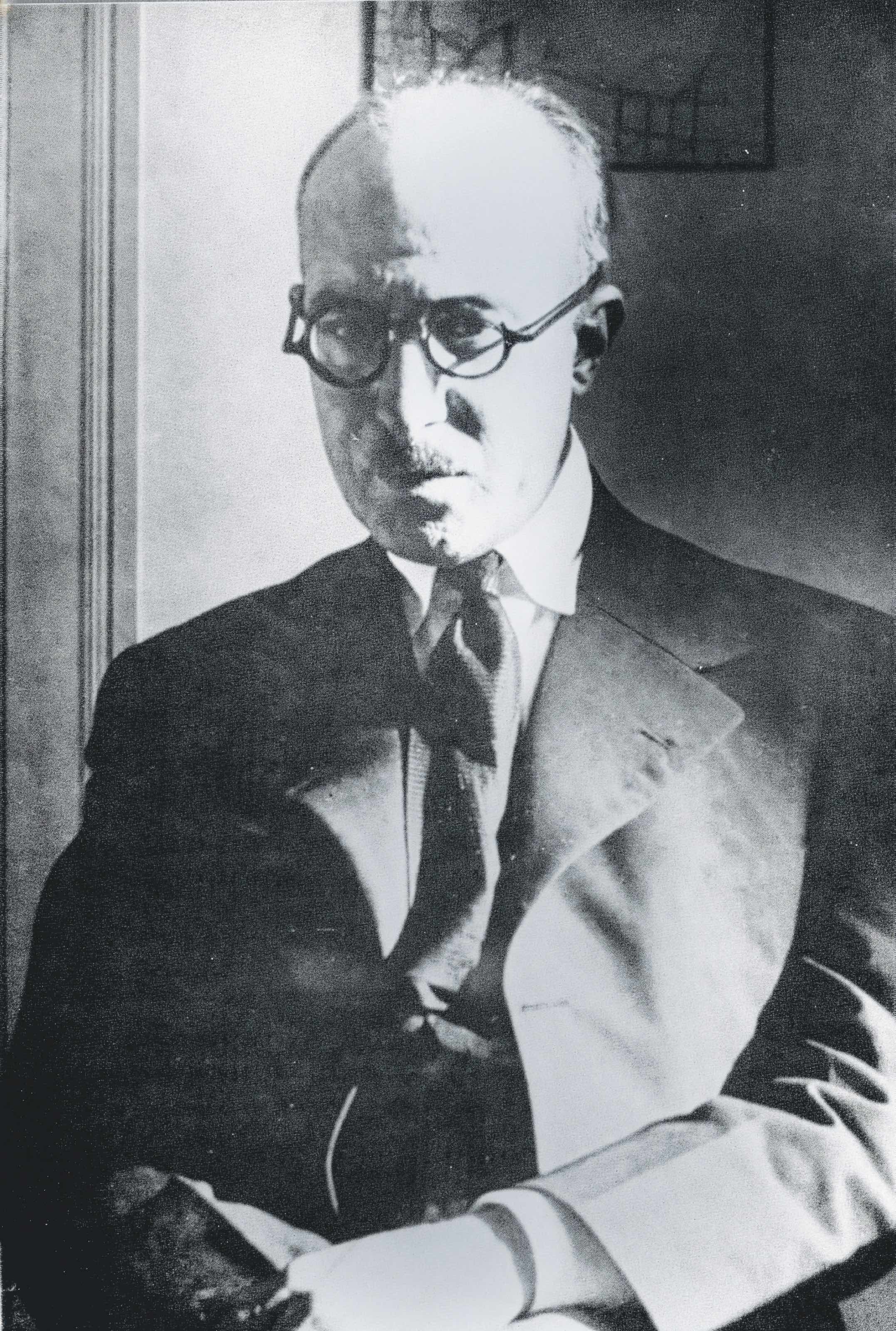 Uno de los últimos retratos de Fernando Pessoa, tomado pocos meses antes de su muerte. Tenía, apenas, 47 años.