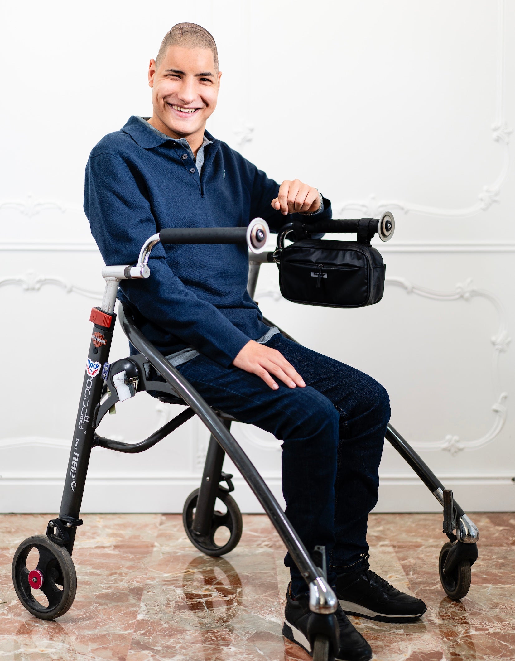 Roque llama a su andador Harley: «Soy un friki de la velocidad, aunque vaya más lento que el caballo del malo».